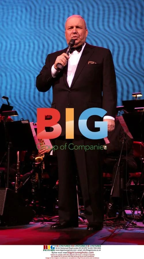 Frank Sinatra Jr. Performs in Concert