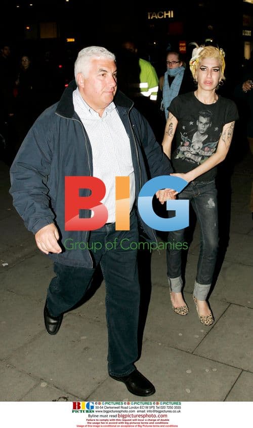 Amy Winehouse with new blonde hair