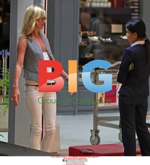 Kate Moss and Jamie Hince Frisked at Thailand Airport