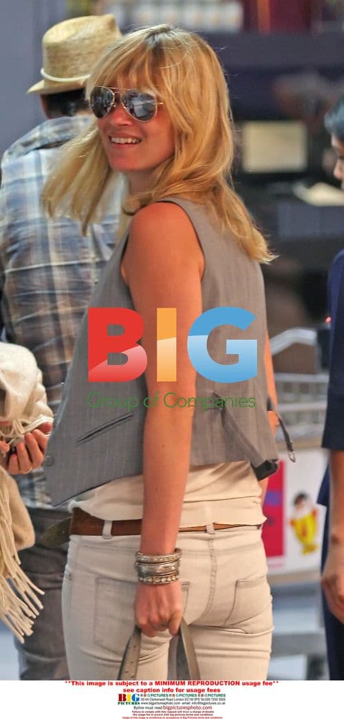 Kate Moss and Jamie Hince Frisked at Thailand Airport