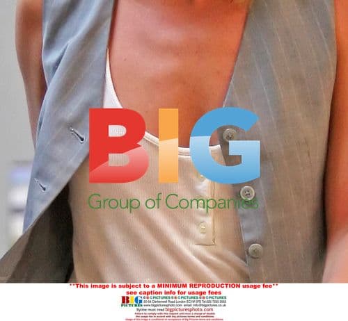 Kate Moss and Jamie Hince Frisked at Thailand Airport