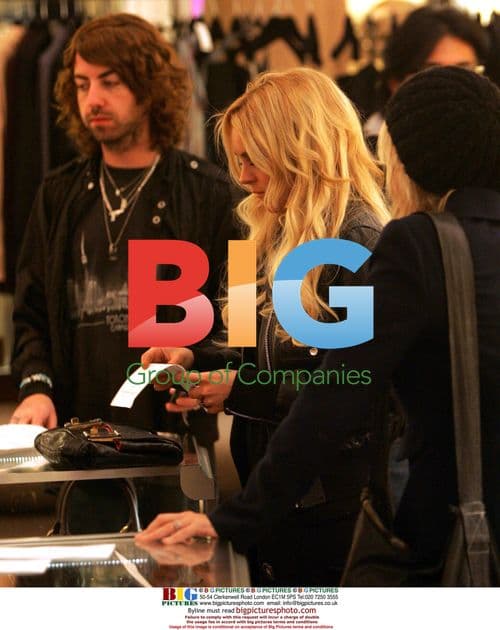 Lindsay Lohan Shops at Marc Jacobs in West Hollywood