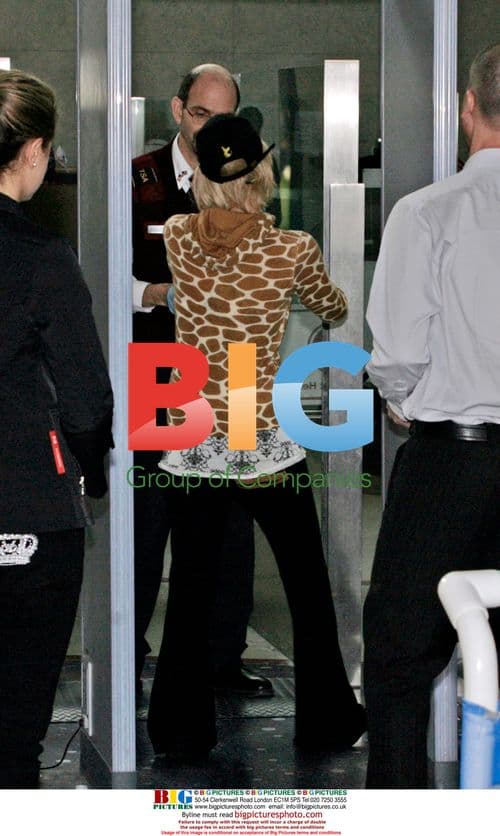 Paris Hilton clears LAX security