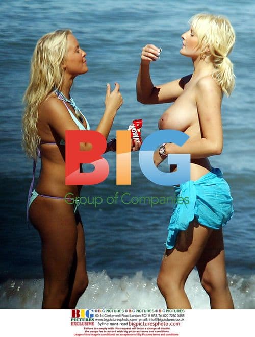 Models Anna Taverner and Michelle Marsh Relaxing