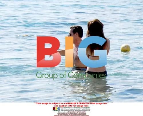 Sarkozy and Bruni on Beach in Sharm El Sheikh