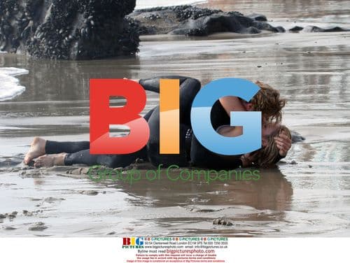 Kim Cattral and Jason Lewis on SATC set