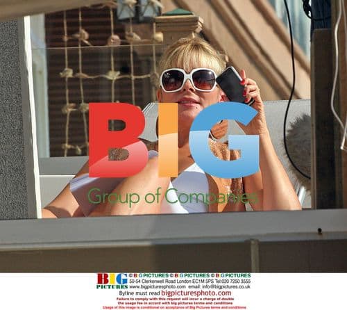 Kim Cattrall on "Sex and the City" set