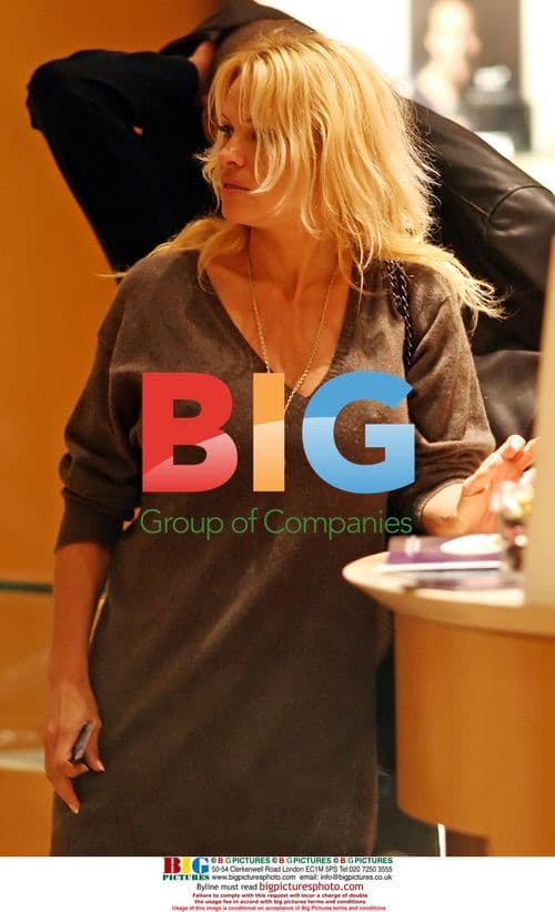 Pamela Anderson Jewelry Shopping in Vancouver