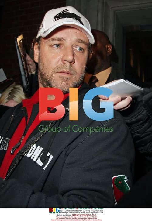 Russell Crowe Leaves Mr Chow's Restaurant