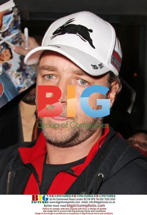 Russell Crowe Leaves Mr Chow's Restaurant