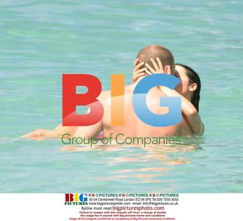 Andrea Corr Snogging Boyfriend in Caribbean