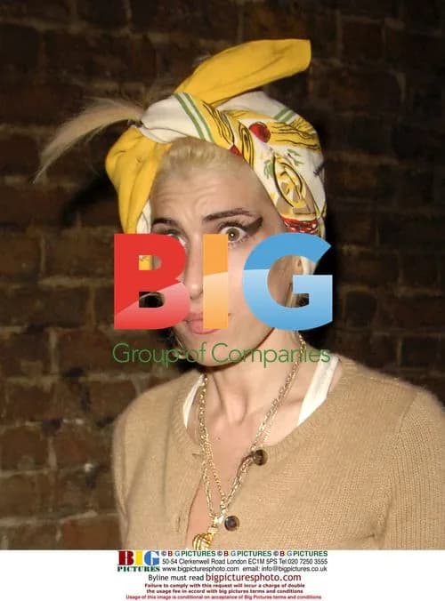 Amy Winehouse out shopping in London