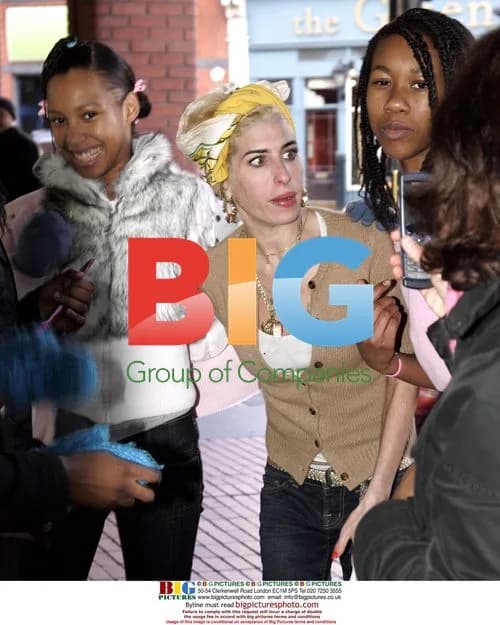 Amy Winehouse Goes Shopping in London