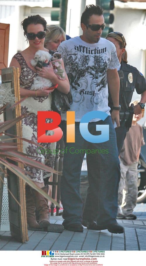 Britney Spears out with boyfriend Adnan Ghalib