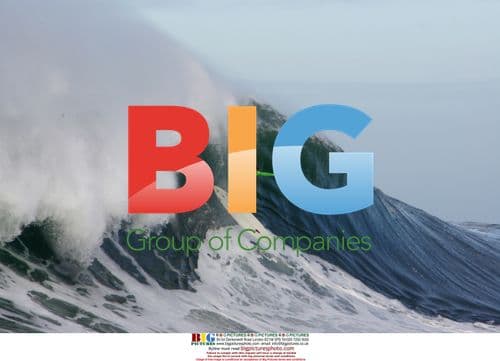 Surfer Wipes Out at Mavericks Surf Contest