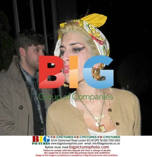 Amy Winehouse out with Mark Ronson in London