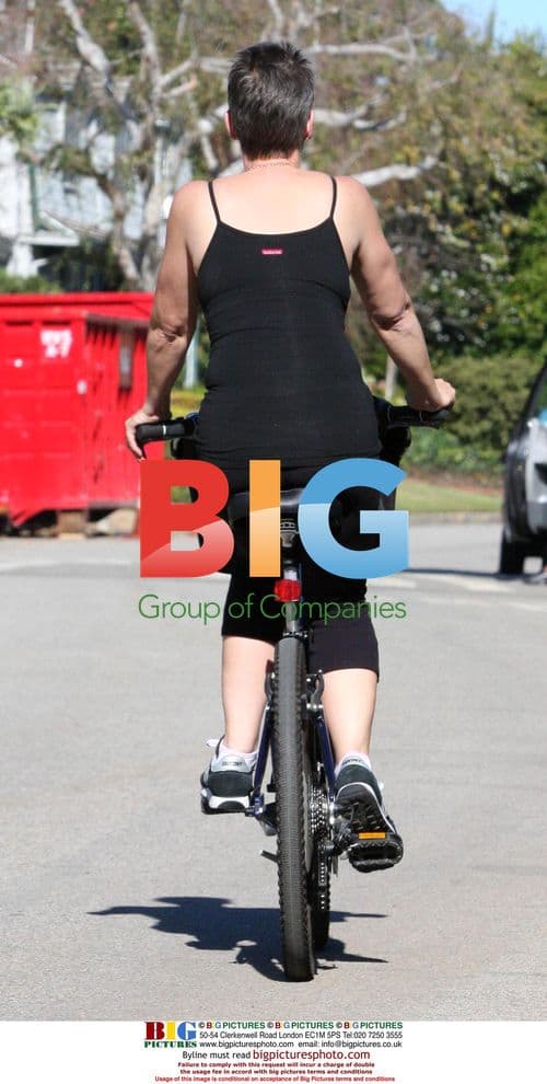 Jamie Lee Curtis and Family Bike Ride