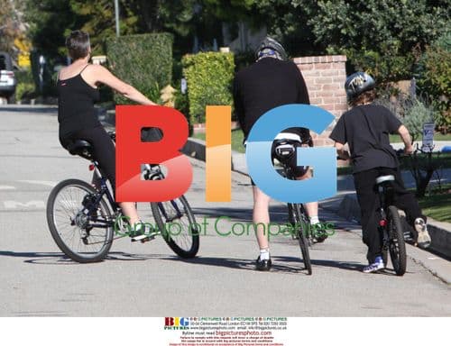 Jamie Lee Curtis and Family Bike Ride