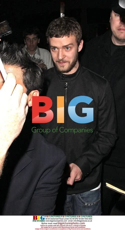 Justin Timberlake Signing Autographs