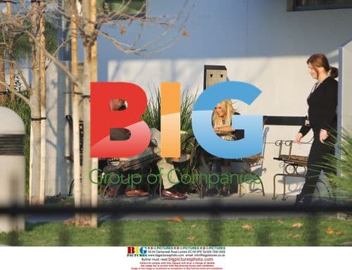 Lindsay Lohan takes break from community service