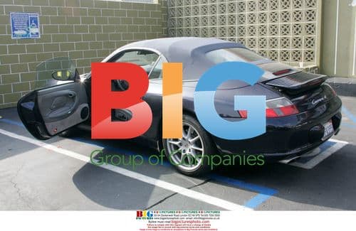 Amanda Brooks car breakdown in West Hollywood