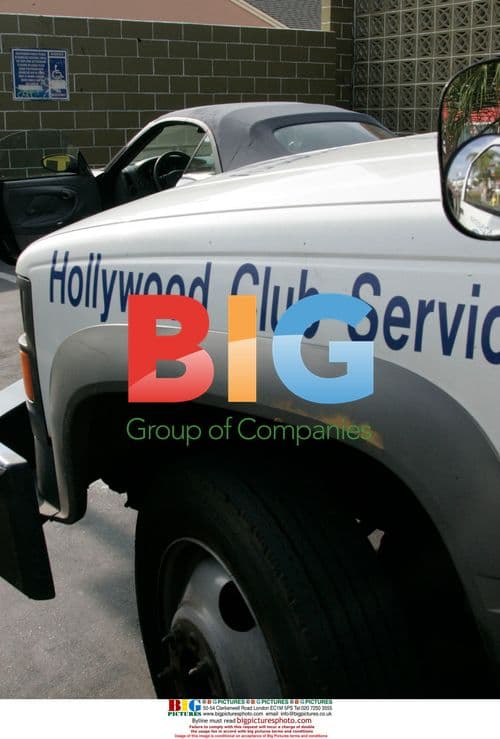 Amanda Brooks' car breaks down in West Hollywood