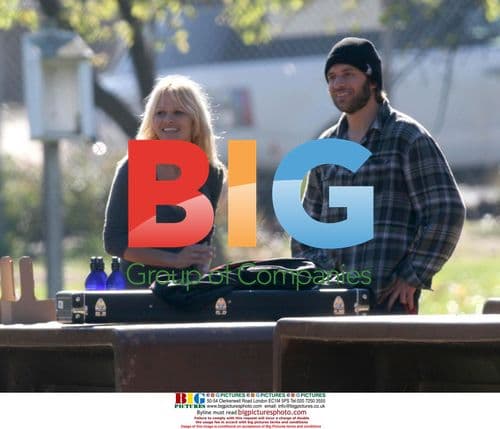 Pamela Anderson and Rick Salomon reunite in Malibu park