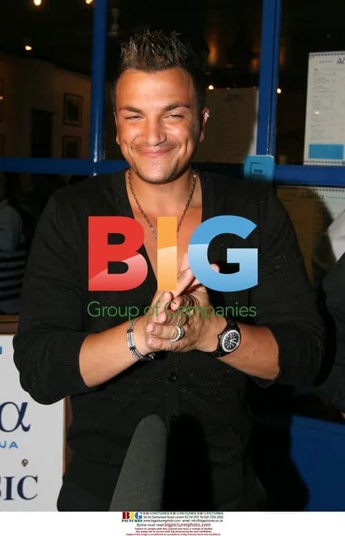Peter Andre and Katie Price arrive at his brother's taverna