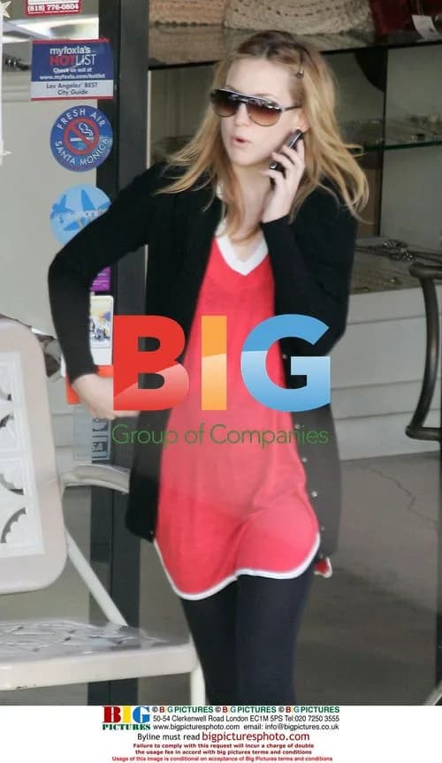 Kate Hudson Shopping in Santa Monica