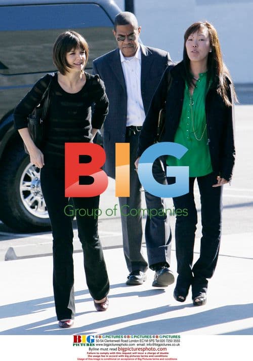 Katie Holmes Shopping with Bodyguards