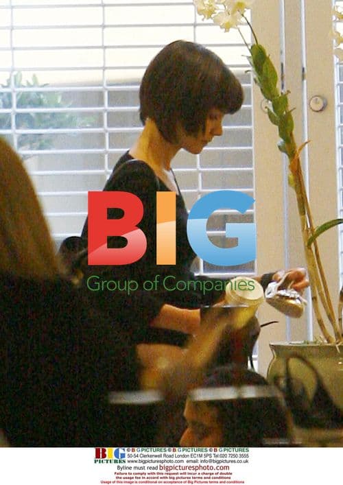 Katie Holmes' Christmas Shopping in Beverly Hills