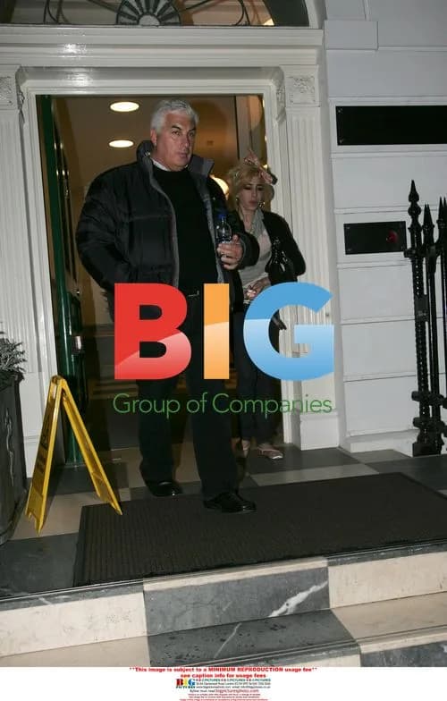 Amy Winehouse visits London clinic