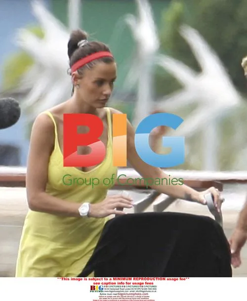 Katie Price and daughter stroll in Australia