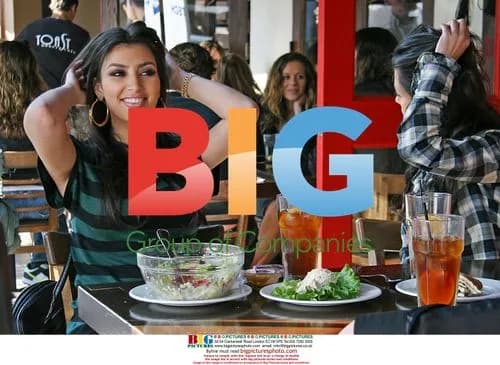 Kardashian Sisters Lunch at Toast
