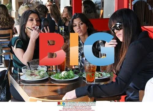 Kardashian Sisters Lunch at Toast