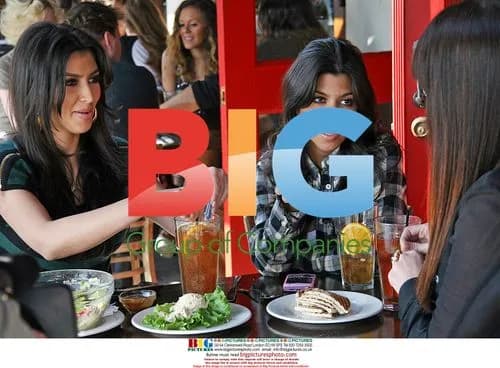 Kardashian Sisters Lunch at Toast