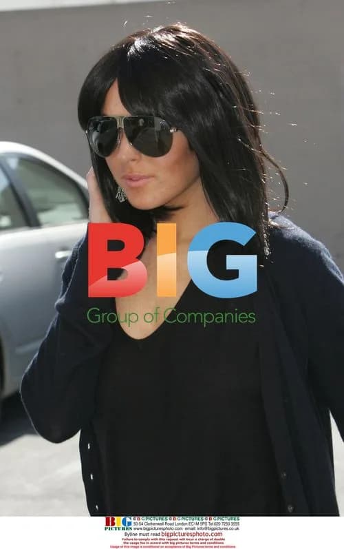 Lindsay Lohan Wearing Wig in Santa Monica