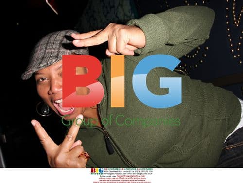 Missy Elliot & Queen Latifah Exiting Lounge