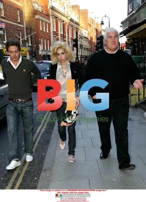 Amy Winehouse visits London Clinic
