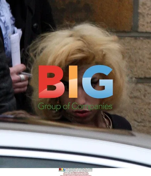 Amy Winehouse Leaves Court After Husband's Appearance