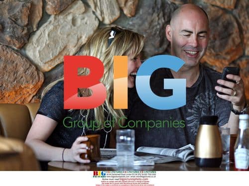 Ashley Jensen Grabs Coffee with Husband at Cafe 101