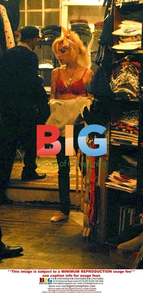 Amy Winehouse Out Shopping