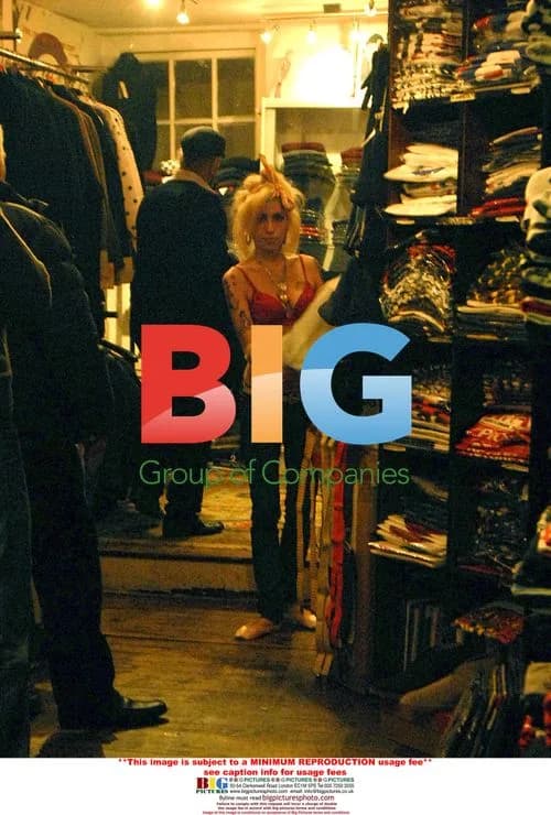 Amy Winehouse out shopping with dad