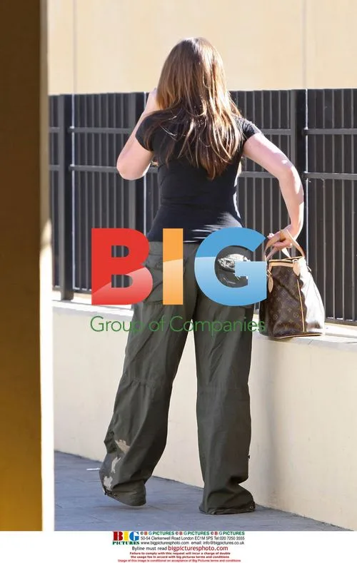 Jennifer Love Hewitt Manicure & Pedicure