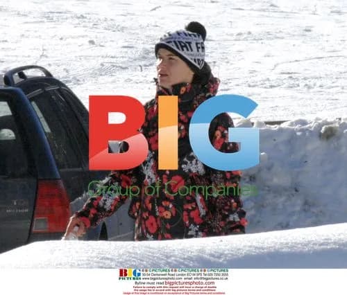 Juliette Lewis Snowboarding in Italy