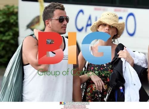 Katie Price and Peter Andre Leave Boat