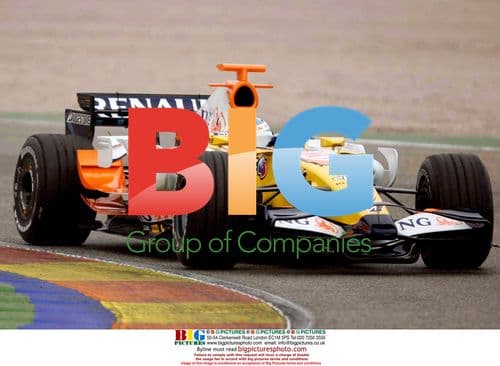 Fernando Alonso tests new Renault R28