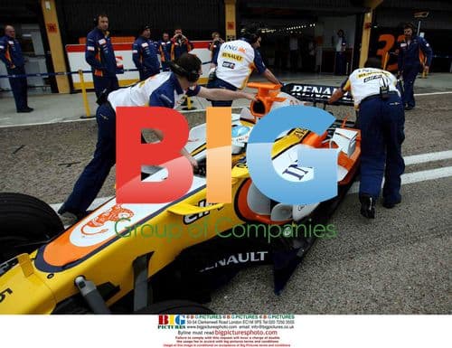 Fernando Alonso Tests New Renault R28