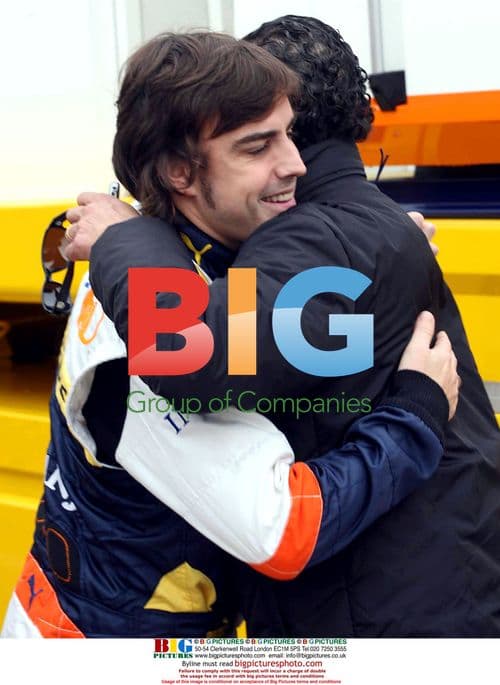 Alonso Tests Renault R28 in Valencia