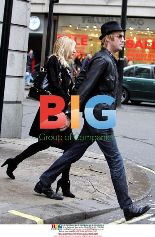 Sienna Miller and Rhys Ifans Arrive Home